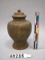 藏品(綠釉帶蓋陶瓶)的圖片